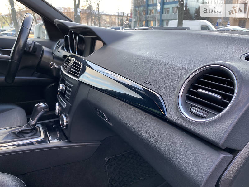 Седан Mercedes-Benz C-Class 2013 в Киеве