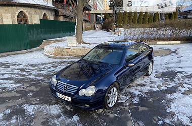 Купе Mercedes-Benz C-Class 2002 в Харькове