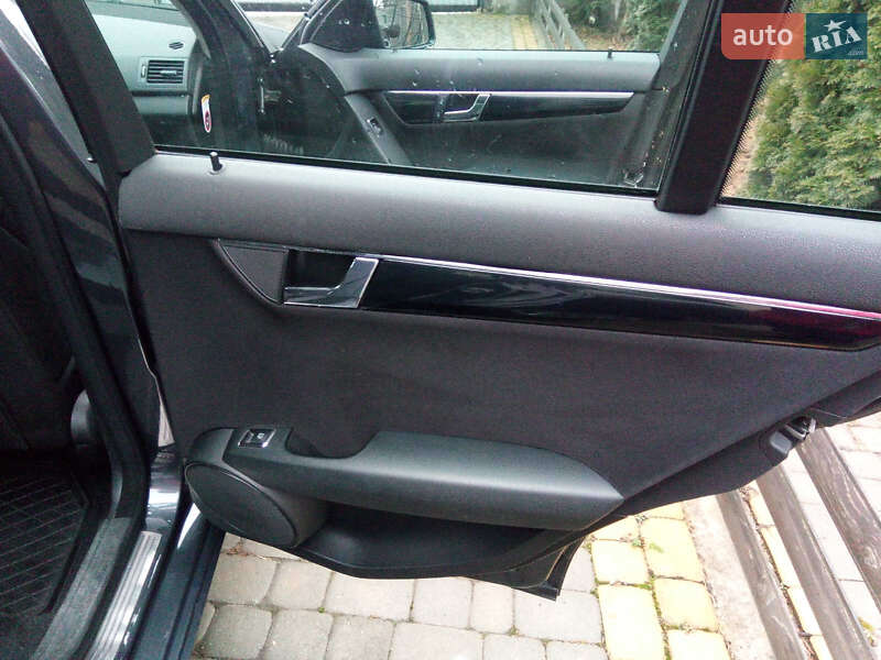 Універсал Mercedes-Benz C-Class 2010 в Снятині