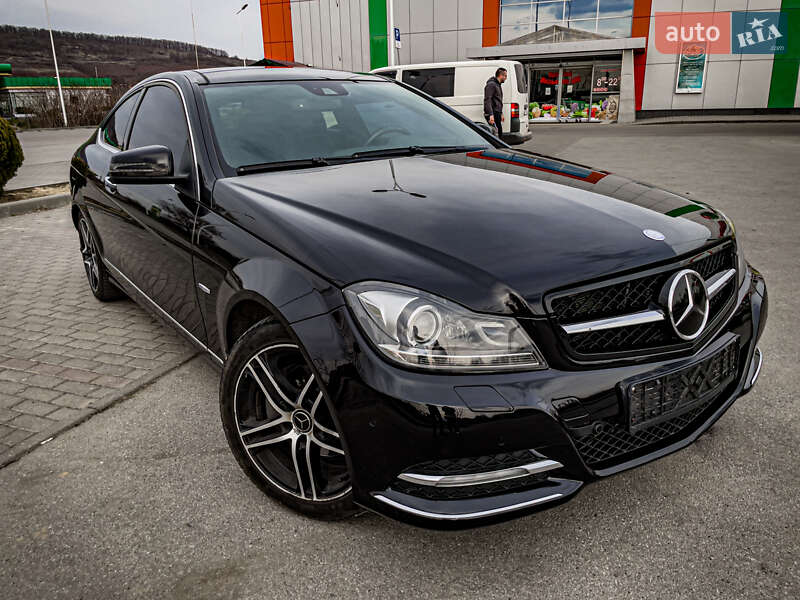 Купе Mercedes-Benz C-Class 2012 в Киеве
