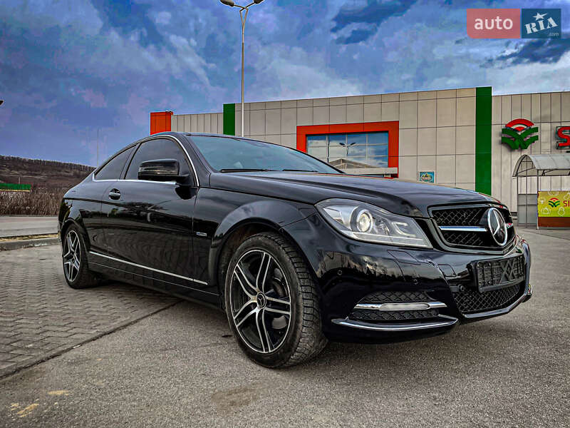Купе Mercedes-Benz C-Class 2012 в Киеве