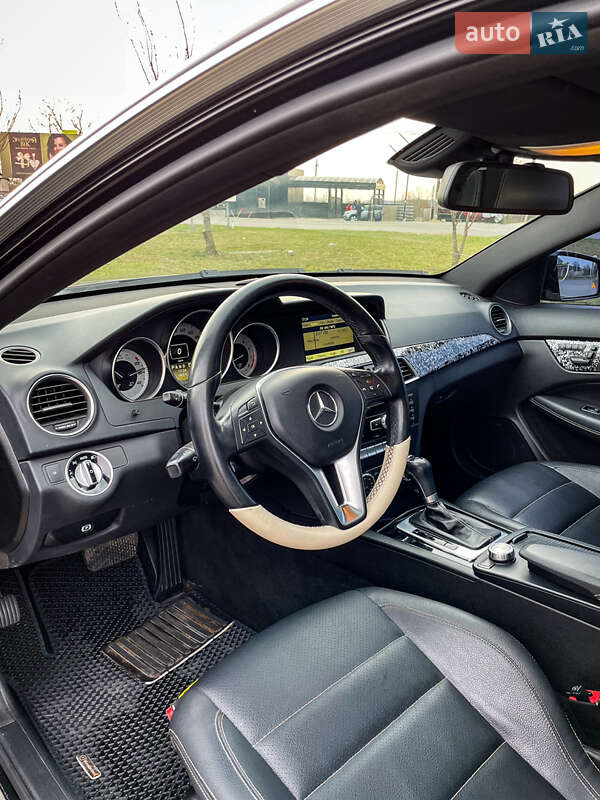 Купе Mercedes-Benz C-Class 2012 в Киеве