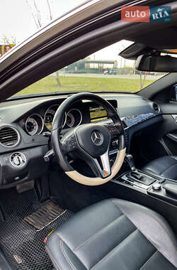 Купе Mercedes-Benz C-Class 2012 в 