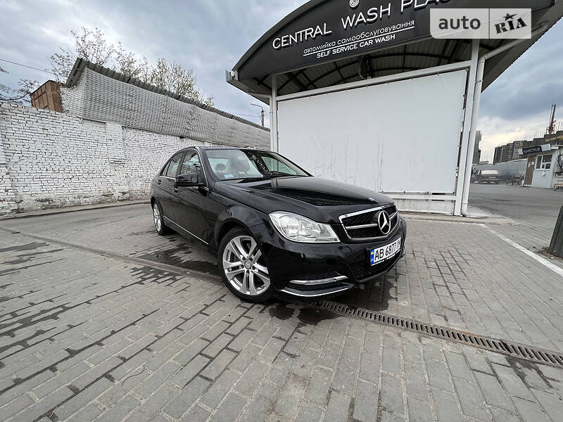 Седан Mercedes-Benz C-Class 2012 в Виннице