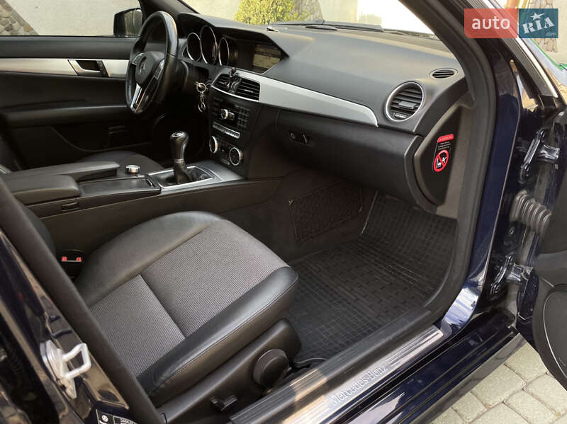Универсал Mercedes-Benz C-Class 2011 в Львове