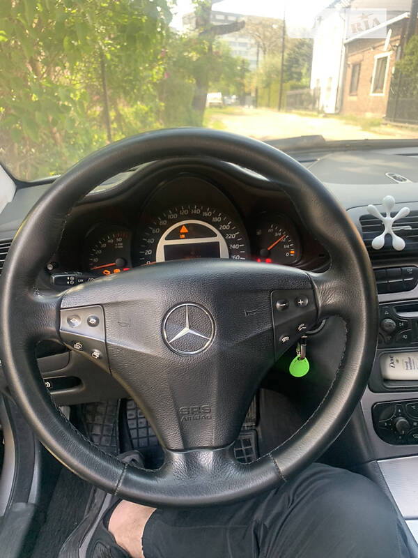 Купе Mercedes-Benz C-Class 2004 в Львові фото 4 Купе Mercedes-Benz C-Class 2004 в Львові
