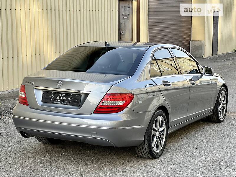 Седан Mercedes-Benz C-Class 2013 в Києві