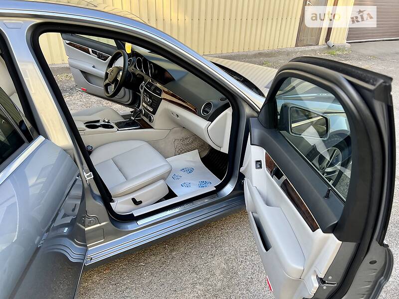Седан Mercedes-Benz C-Class 2013 в Києві