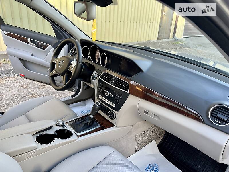 Седан Mercedes-Benz C-Class 2013 в Києві