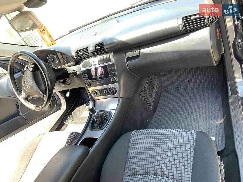 Хэтчбек Mercedes-Benz C-Class 2004 в Сваляве