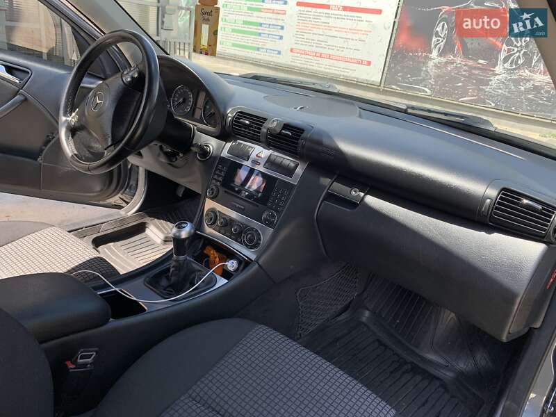 Хэтчбек Mercedes-Benz C-Class 2004 в Сваляве