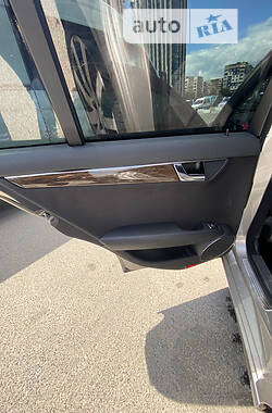 Седан Mercedes-Benz C-Class 2009 в 
