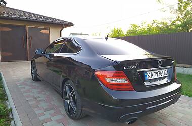 Купе Mercedes-Benz C-Class 2011 в 