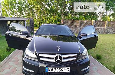 Купе Mercedes-Benz C-Class 2011 в 