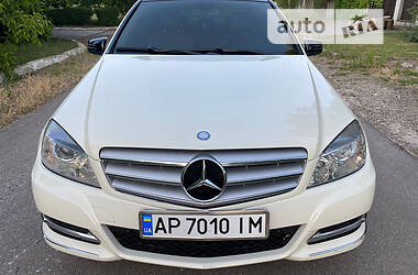 Седан Mercedes-Benz C-Class 2011 в Запоріжжі