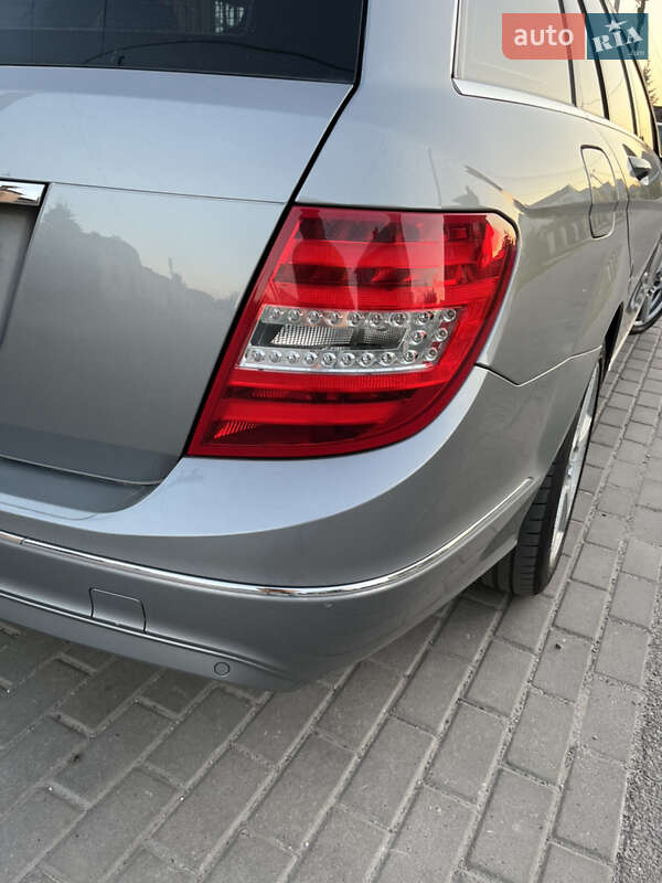 Універсал Mercedes-Benz C-Class 2011 в Луцьку