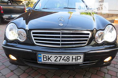 Универсал Mercedes-Benz C-Class 2005 в Киеве