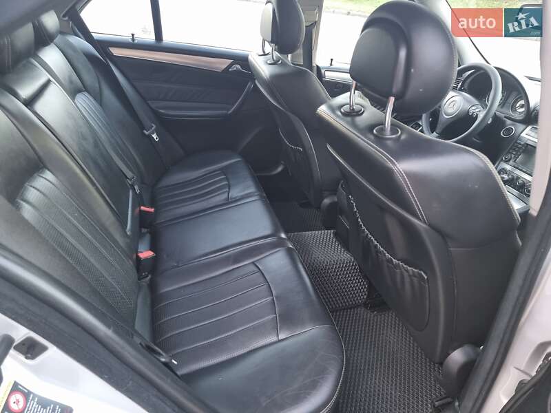 Седан Mercedes-Benz C-Class 2005 в Киеве