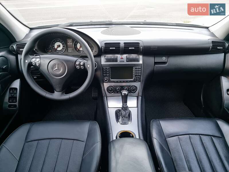Седан Mercedes-Benz C-Class 2005 в Киеве