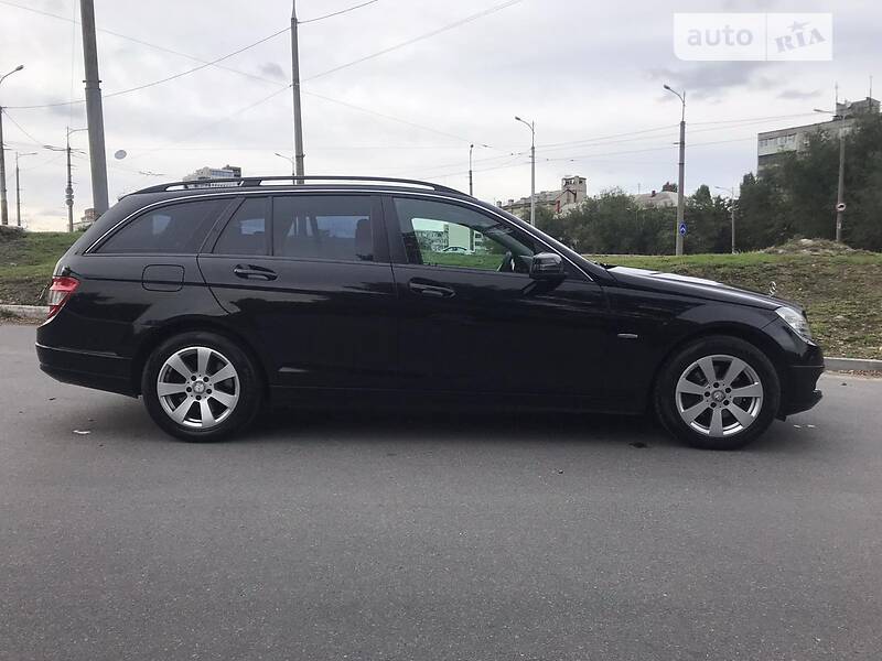 Универсал Mercedes-Benz C-Class 2010 в Днепре
