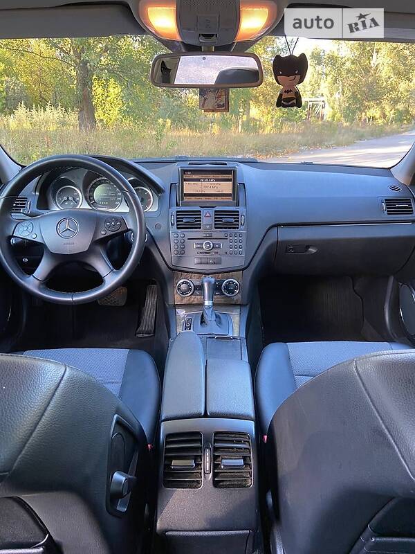 Седан Mercedes-Benz C-Class 2009 в Сумах