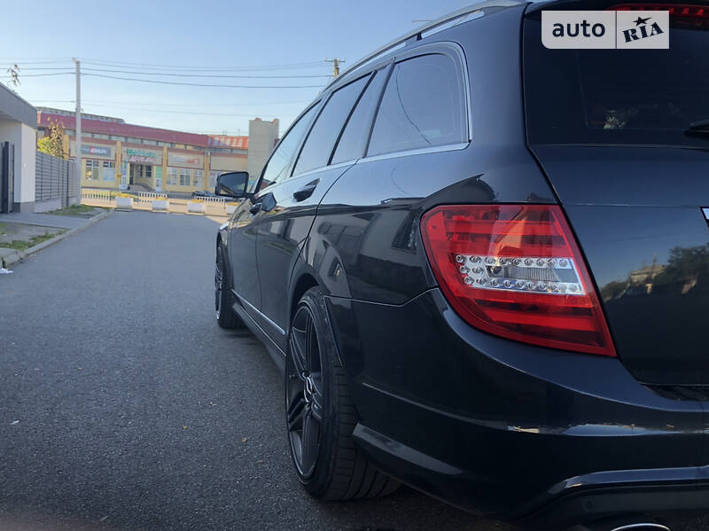 Універсал Mercedes-Benz C-Class 2011 в Львові