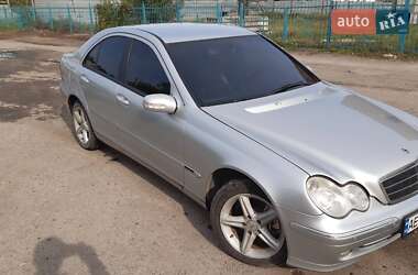 Седан Mercedes-Benz C-Class 2003 в Дніпрі