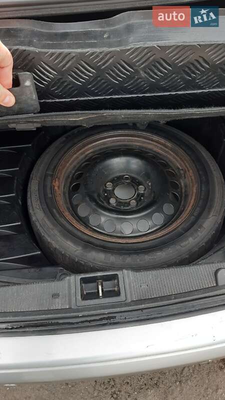 Седан Mercedes-Benz C-Class 2003 в Днепре