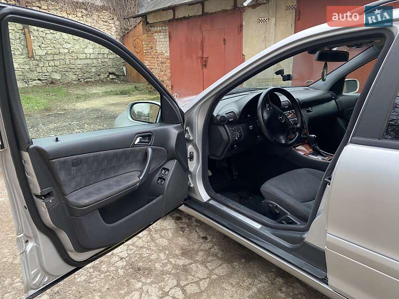 Универсал Mercedes-Benz C-Class 2002 в Могилев-Подольске