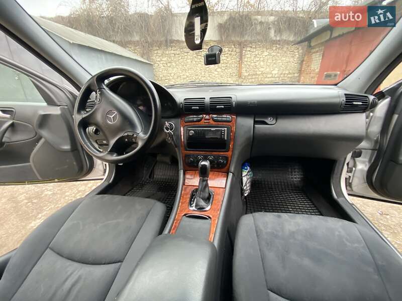 Универсал Mercedes-Benz C-Class 2002 в Могилев-Подольске