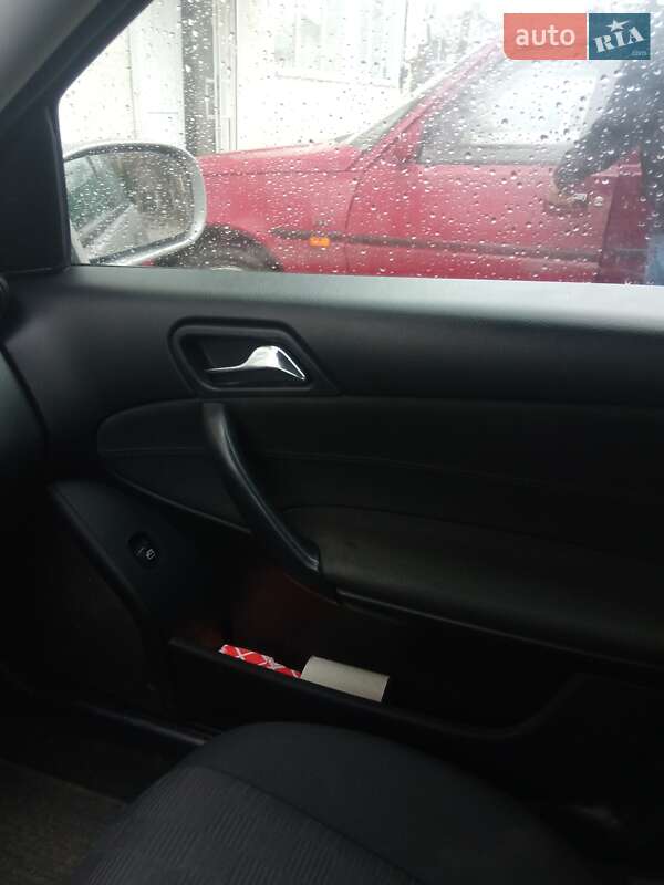 Универсал Mercedes-Benz C-Class 2004 в Перемышлянах фото 10 Универсал Mercedes-Benz C-Class 2004 в Перемышлянах