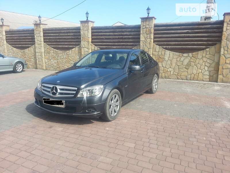 Седан Mercedes-Benz C-Class 2010 в Тернополе