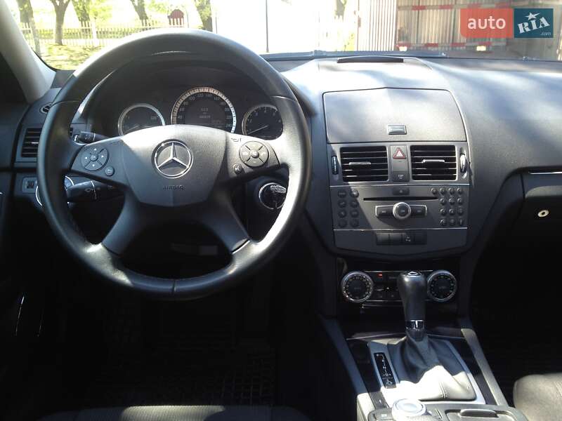 Седан Mercedes-Benz C-Class 2010 в Тернополе