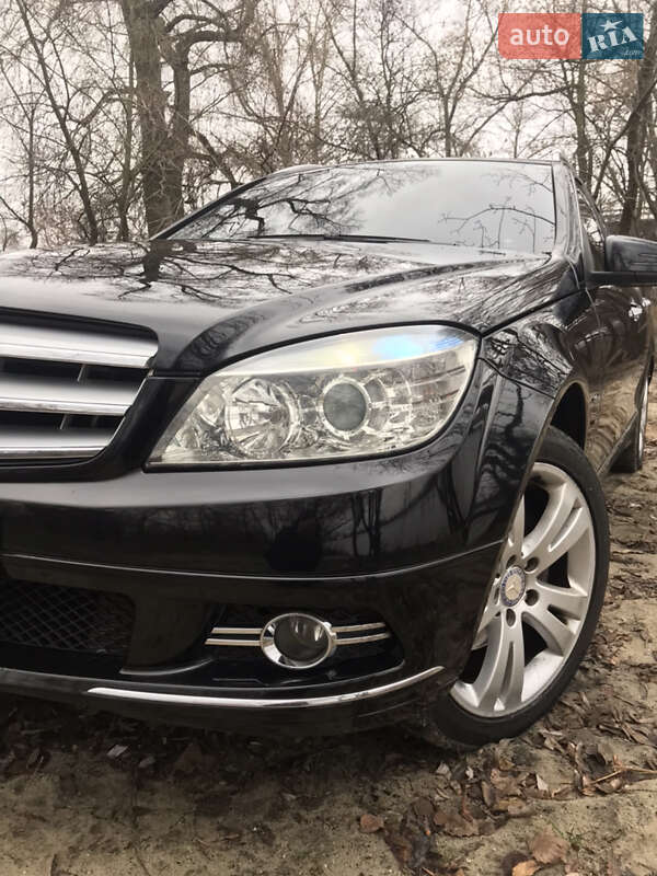 Универсал Mercedes-Benz C-Class 2008 в Киеве