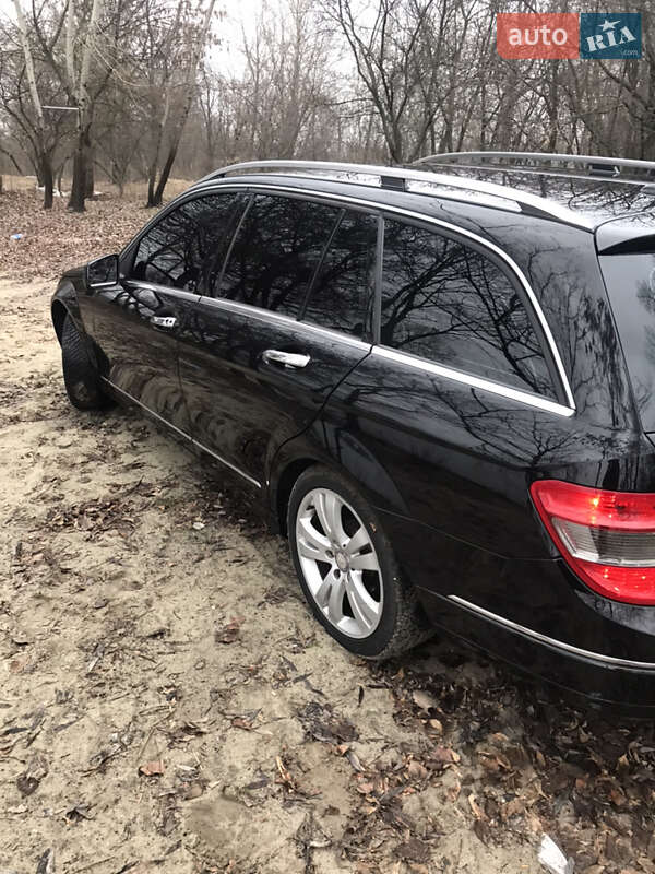 Универсал Mercedes-Benz C-Class 2008 в Киеве