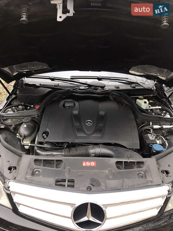 Универсал Mercedes-Benz C-Class 2008 в Киеве