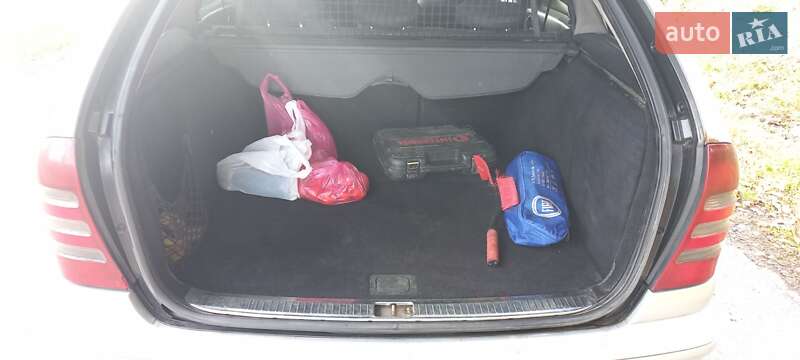 Универсал Mercedes-Benz C-Class 2003 в Хусте