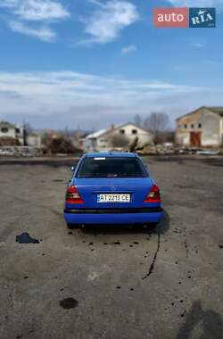 Седан Mercedes-Benz C-Class 1996 в Косові