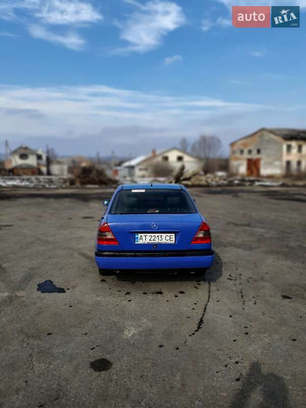 Седан Mercedes-Benz C-Class 1996 в Косові