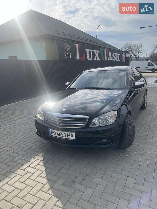 Седан Mercedes-Benz C-Class 2007 в Ужгороді