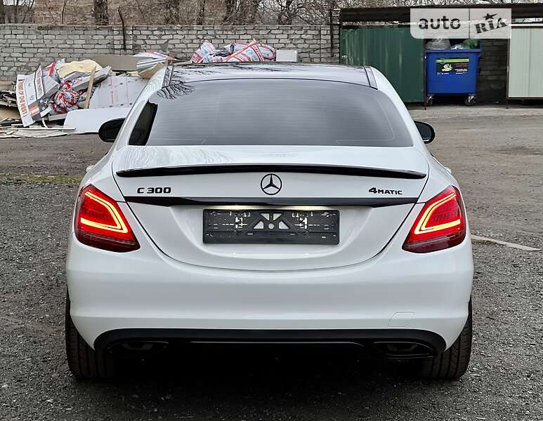 Седан Mercedes-Benz C-Class 2017 в Києві