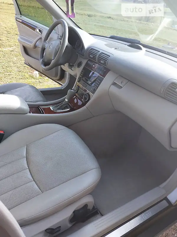 Mercedes-Benz C-Class 2005 VIN WDB2030921F766513 фото оголошення 4 з 45