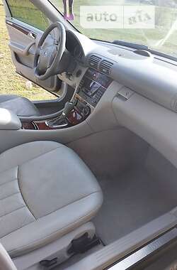 Седан Mercedes-Benz C-Class 2005 в 