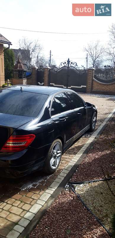 Седан Mercedes-Benz C-Class 2013 в Черновцах