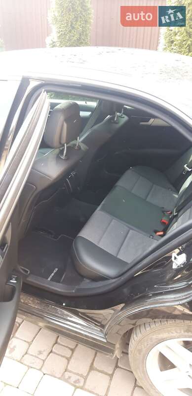 Седан Mercedes-Benz C-Class 2013 в Черновцах