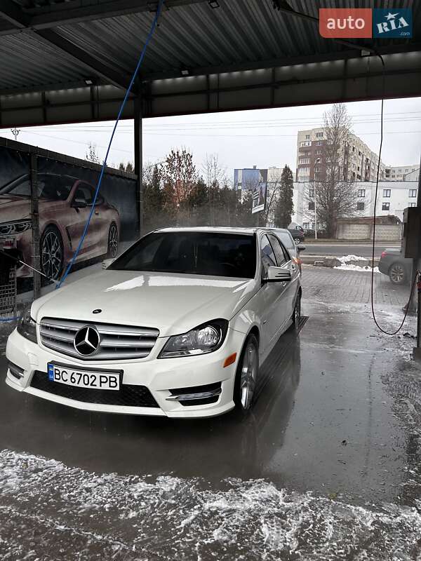 Седан Mercedes-Benz C-Class 2011 в Львове