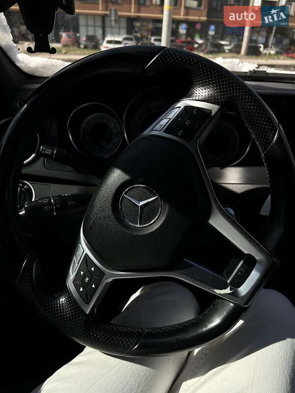 Седан Mercedes-Benz C-Class 2011 в Львове