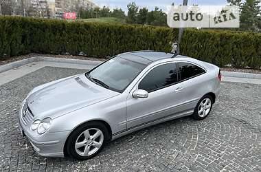 Купе Mercedes-Benz C-Class 2002 в Днепре