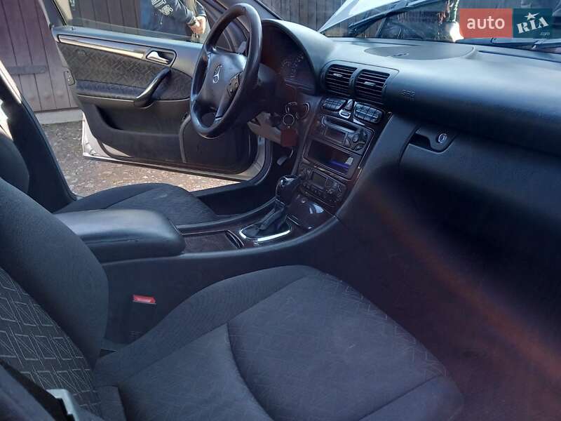 Седан Mercedes-Benz C-Class 2003 в Запорожье