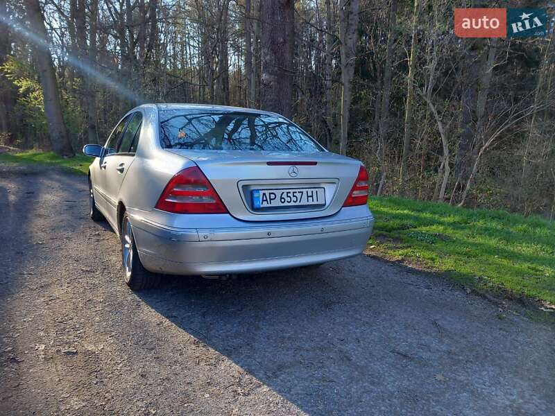 Седан Mercedes-Benz C-Class 2003 в Запорожье